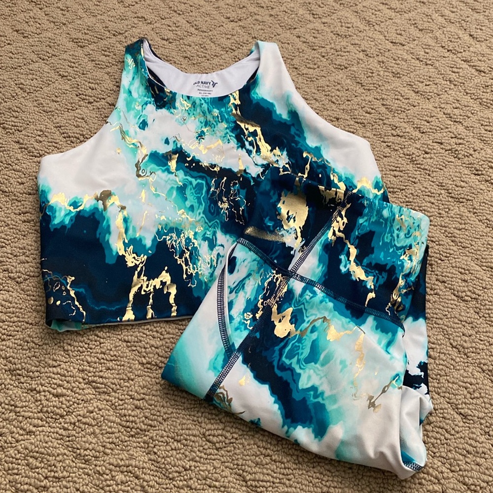 2 pc Old Navy Activewear set. Size XL girls in like new condition.